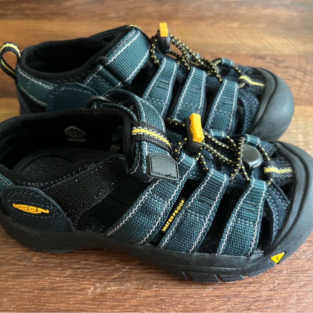 Keen Kids' Black and Yellow Adventure Sandals